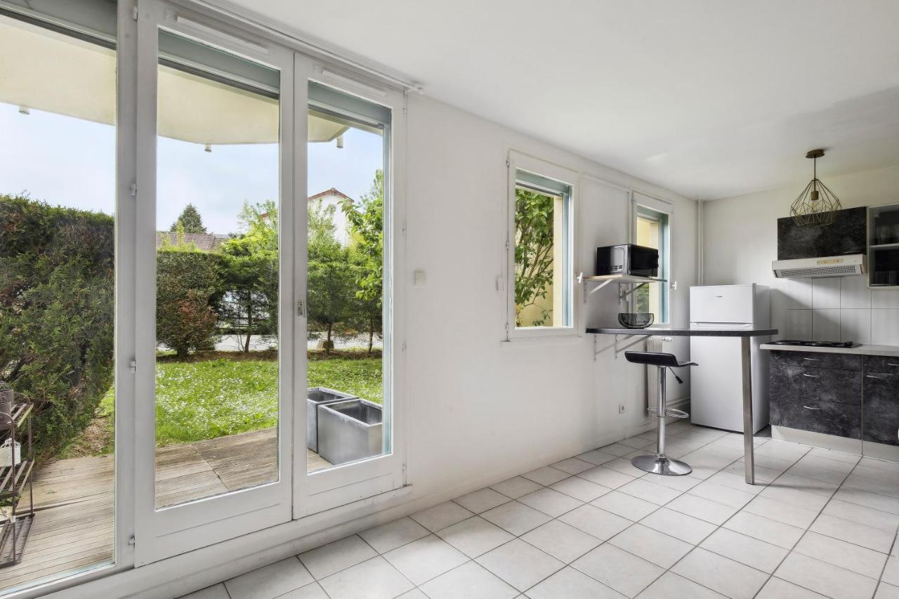 Appartement Le Glatigny- Chesnay à Le Chesnay  Extérieur photo